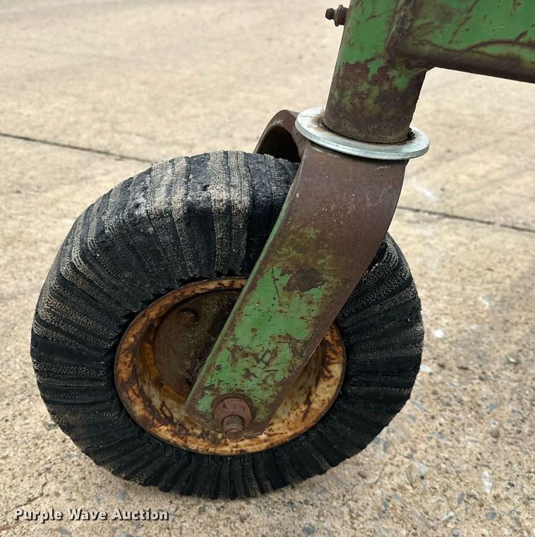 image for item EJ8520 John Deere 506 rotary mower