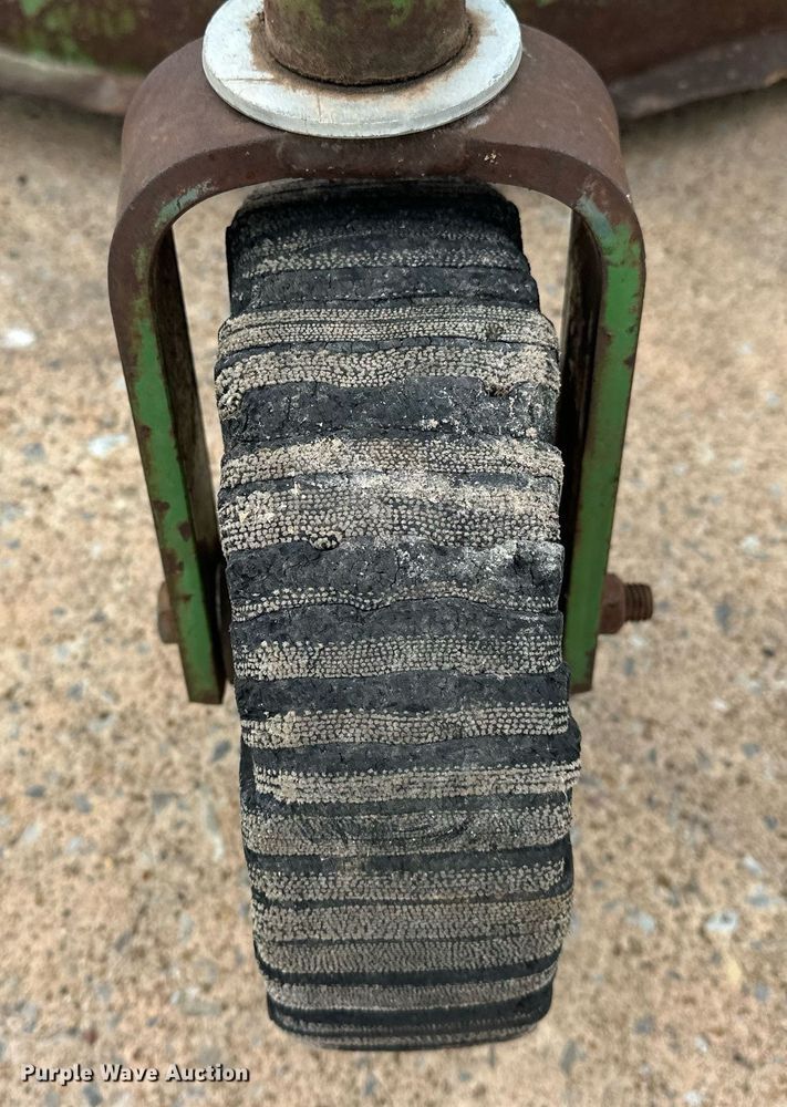 image for item EJ8520 John Deere 506 rotary mower