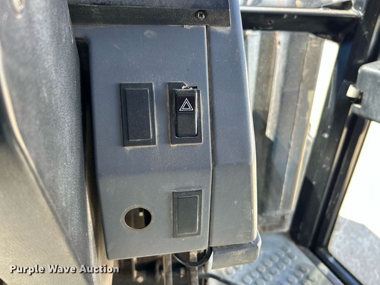 image for item EK2756 Ford 7740 Powerstar SLE MFWD tractor