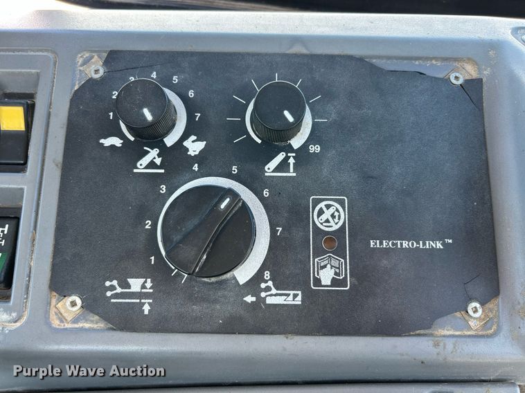 image for item EK2756 Ford 7740 Powerstar SLE MFWD tractor