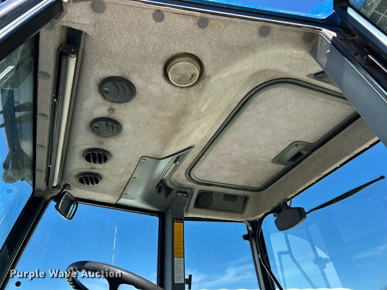 image for item EK2756 Ford 7740 Powerstar SLE MFWD tractor