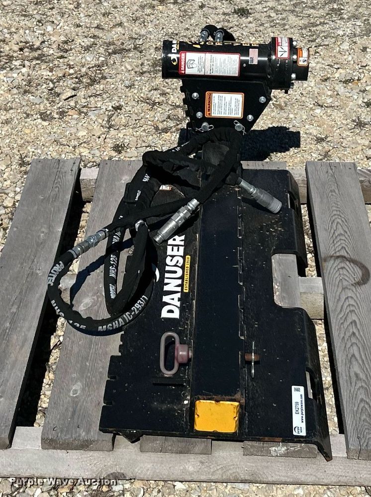 image for item EK2759 Danuser T3 skid steer post driver