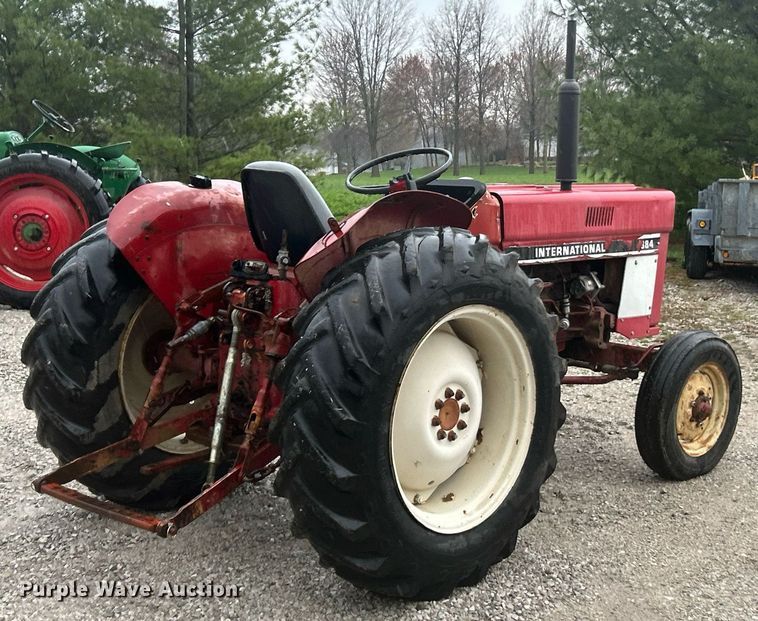 image for item EK2806 International 384 tractor