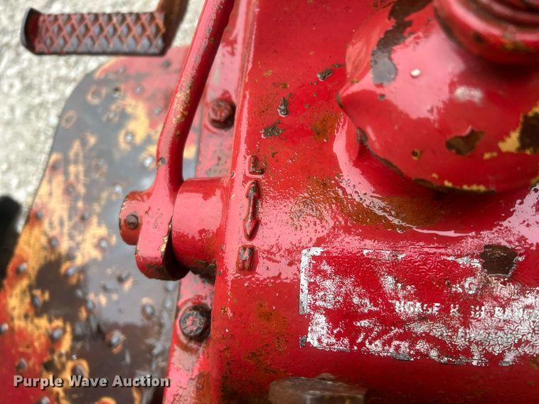 image for item EK2806 International 384 tractor