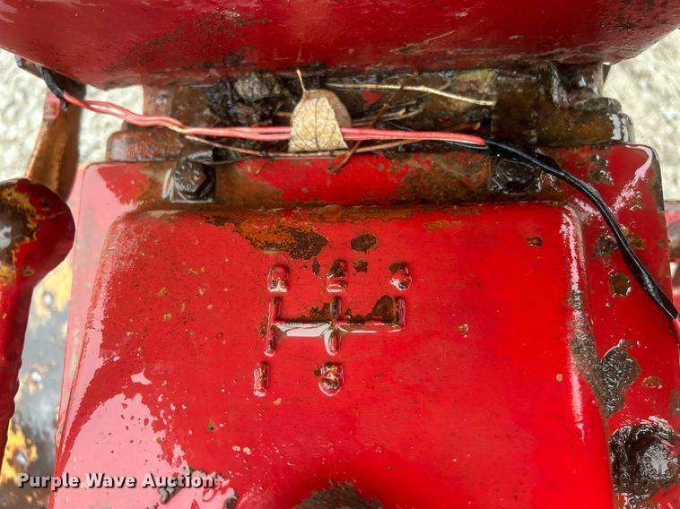 image for item EK2806 International 384 tractor