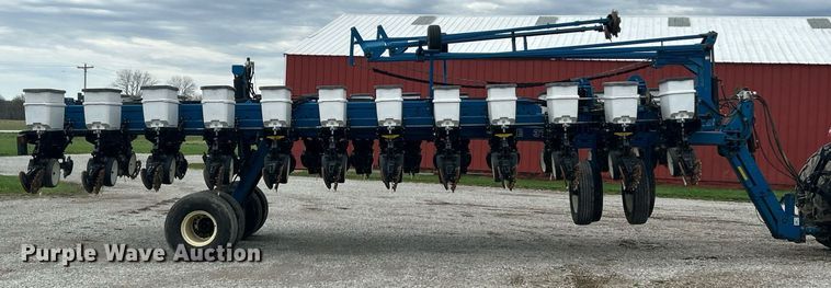 image for item EK2839 Kinze 3700 planter