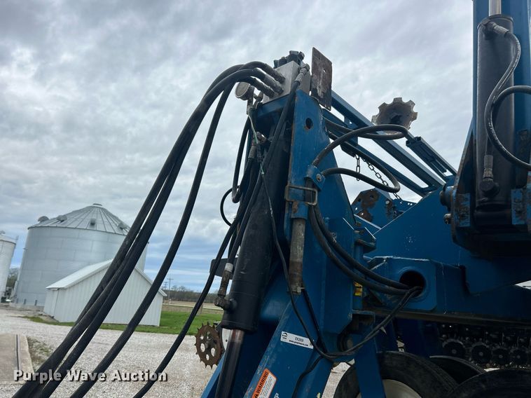 image for item EK2839 Kinze 3700 planter