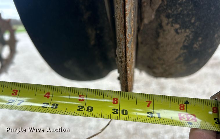 image for item EK2839 Kinze 3700 planter