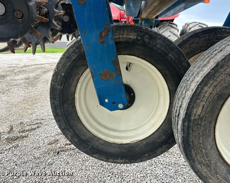 image for item EK2839 Kinze 3700 planter