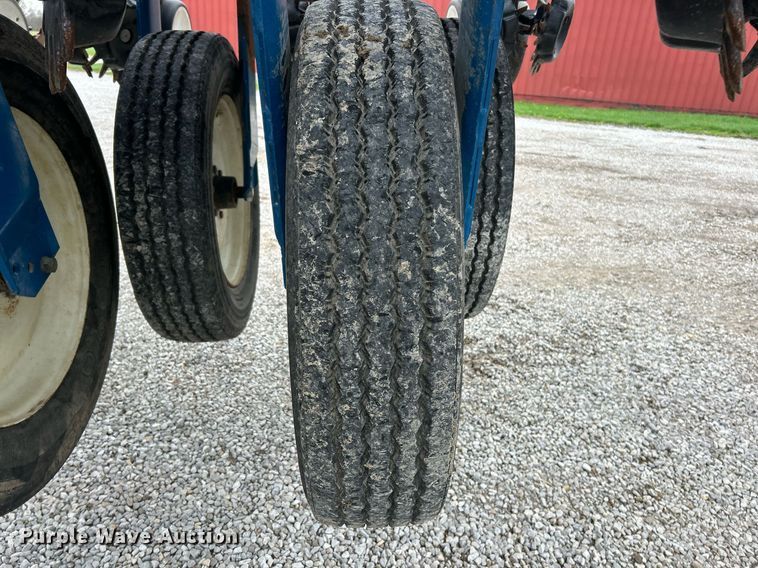 image for item EK2839 Kinze 3700 planter