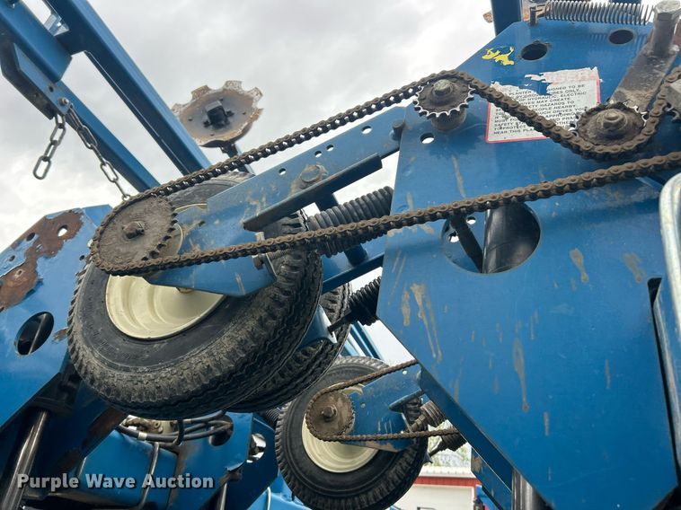 image for item EK2839 Kinze 3700 planter