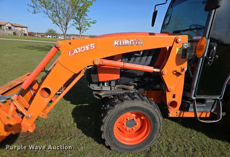 image for item EL1991 2013 Kubota L6060D MFWD tractor