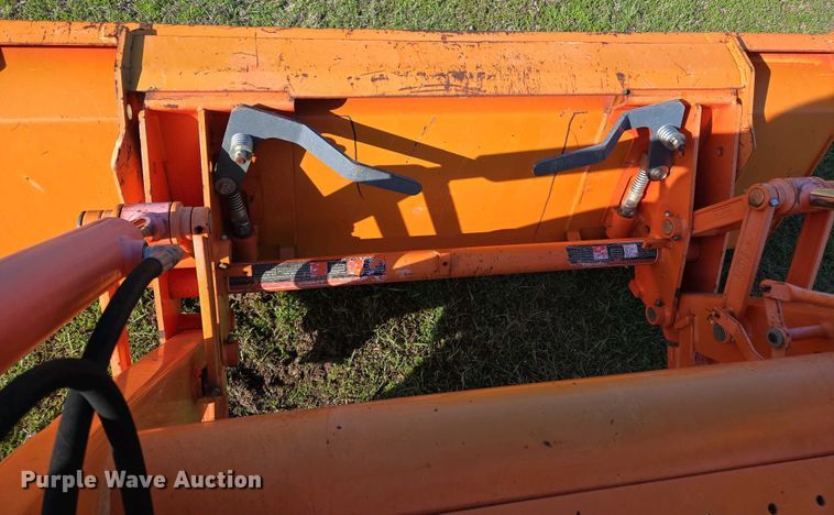 image for item EL1991 2013 Kubota L6060D MFWD tractor