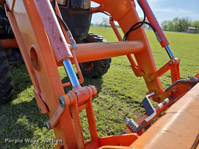 image for item EL1991 2013 Kubota L6060D MFWD tractor