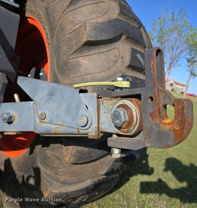 image for item EL1991 2013 Kubota L6060D MFWD tractor