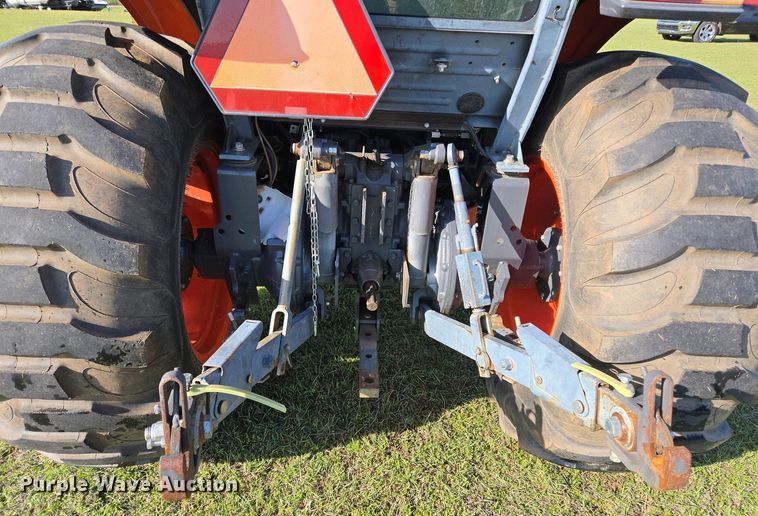 image for item EL1991 2013 Kubota L6060D MFWD tractor