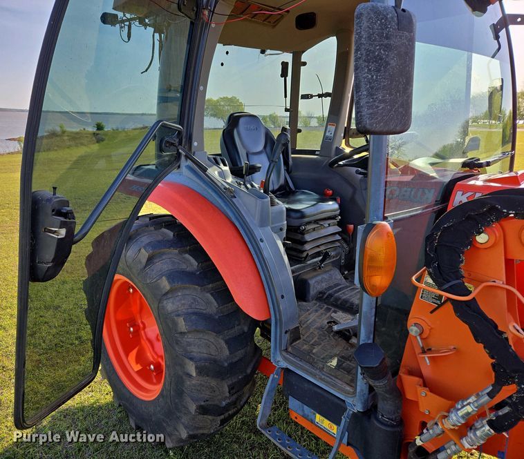 image for item EL1991 2013 Kubota L6060D MFWD tractor