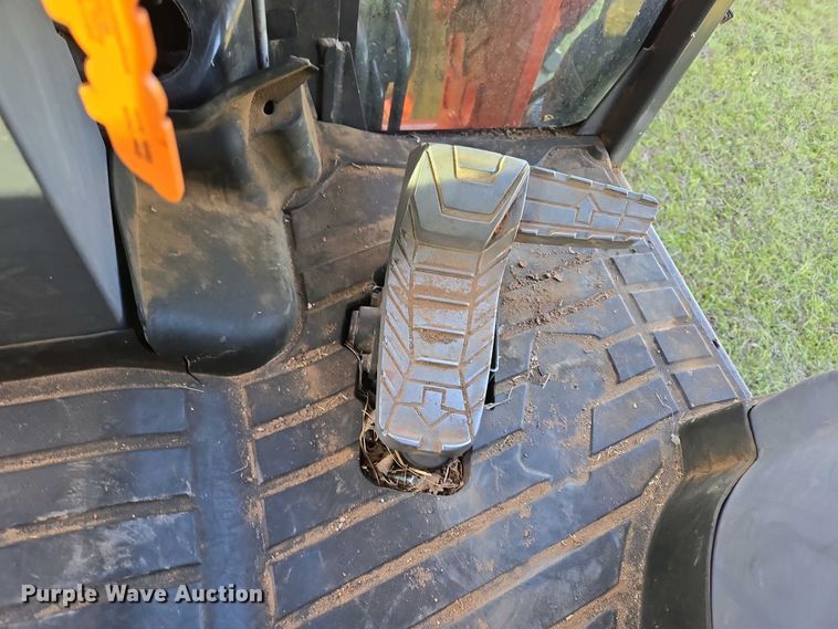 image for item EL1991 2013 Kubota L6060D MFWD tractor