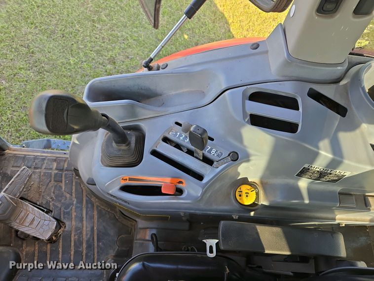 image for item EL1991 2013 Kubota L6060D MFWD tractor