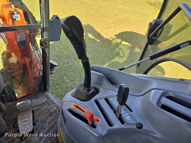 image for item EL1991 2013 Kubota L6060D MFWD tractor