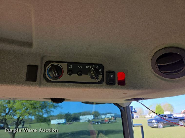 image for item EL1991 2013 Kubota L6060D MFWD tractor