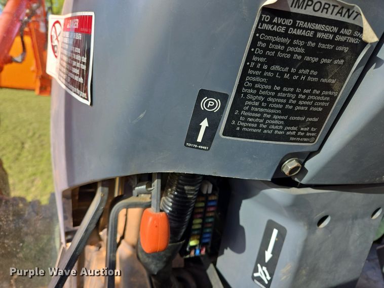 image for item EL1991 2013 Kubota L6060D MFWD tractor