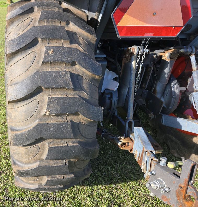 image for item EL1991 2013 Kubota L6060D MFWD tractor