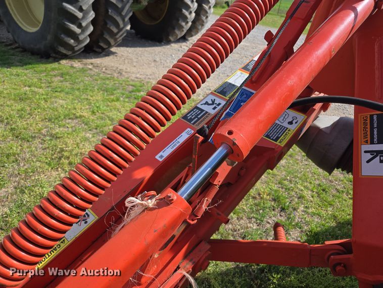 image for item EL5541 Kuhn GMD 700-GII HD disc mower