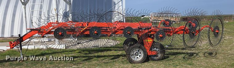 image for item EL5542 Kuhn SR300 hay rake