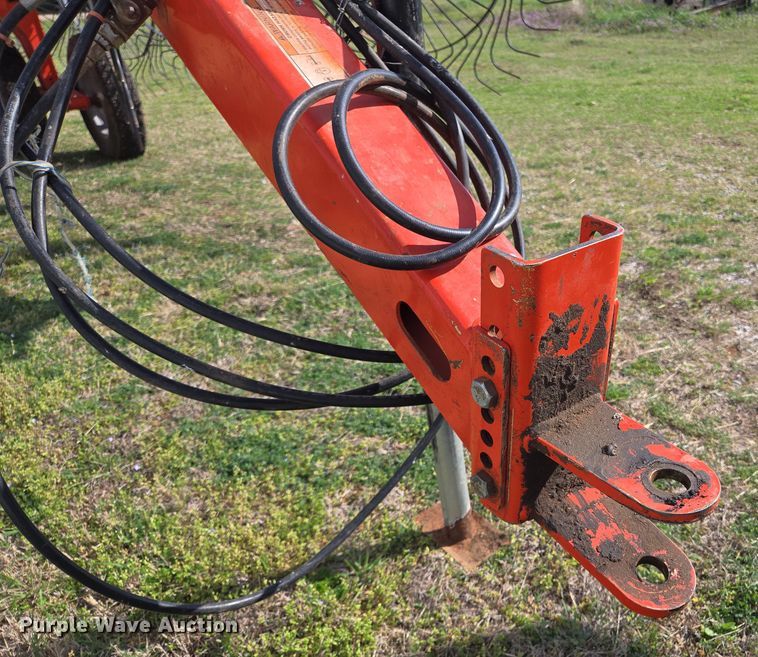 image for item EL5542 Kuhn SR300 hay rake