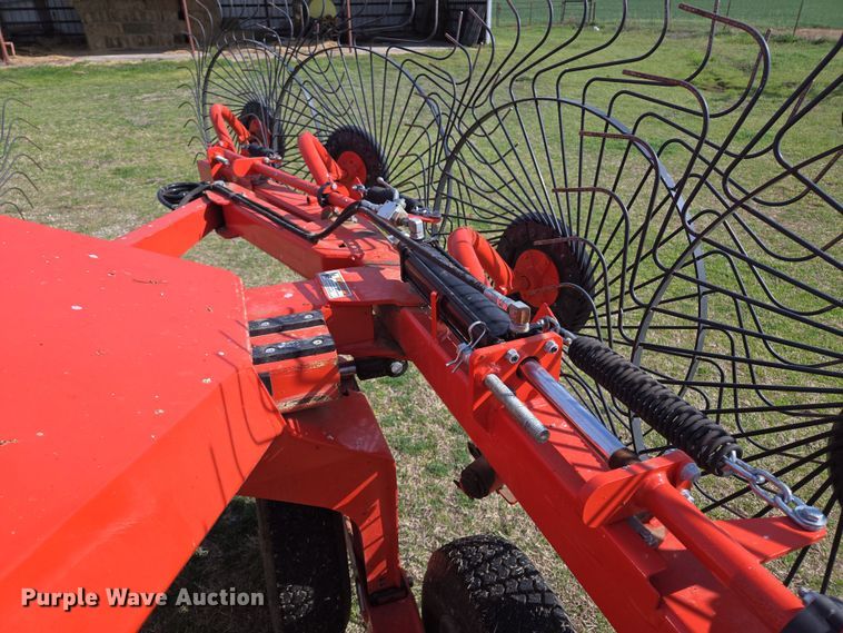 image for item EL5542 Kuhn SR300 hay rake