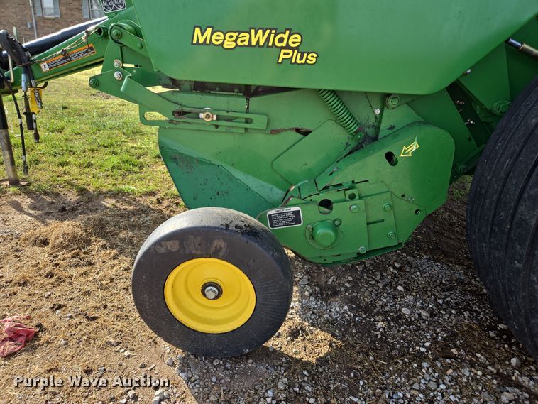 image for item EL5543 2012 John Deere 568-5X6 MegaWide Plus round baler