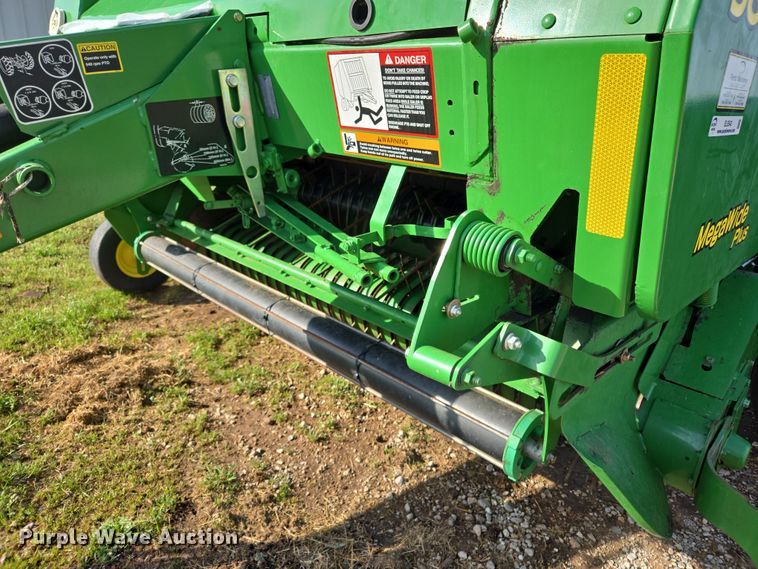 image for item EL5543 2012 John Deere 568-5X6 MegaWide Plus round baler