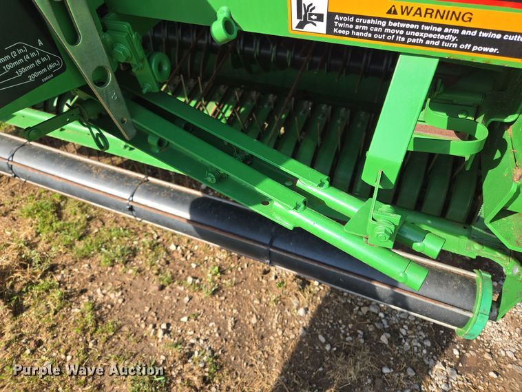 image for item EL5543 2012 John Deere 568-5X6 MegaWide Plus round baler