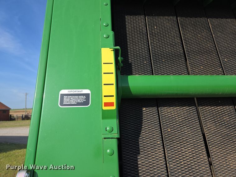 image for item EL5543 2012 John Deere 568-5X6 MegaWide Plus round baler