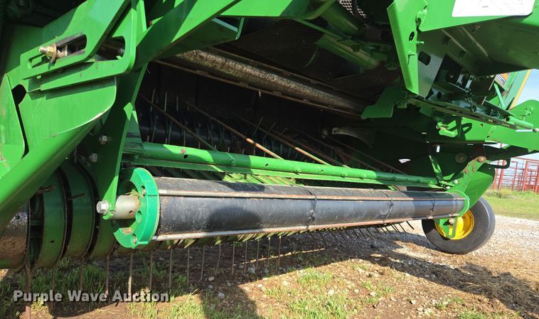 image for item EL5543 2012 John Deere 568-5X6 MegaWide Plus round baler