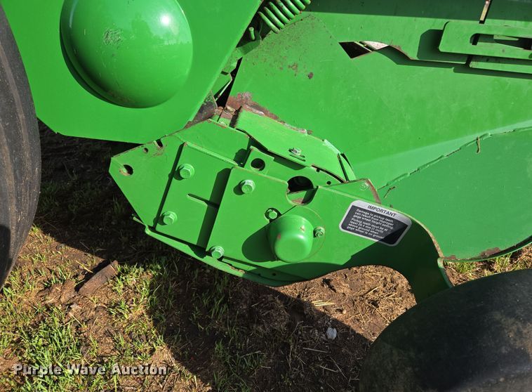 image for item EL5543 2012 John Deere 568-5X6 MegaWide Plus round baler