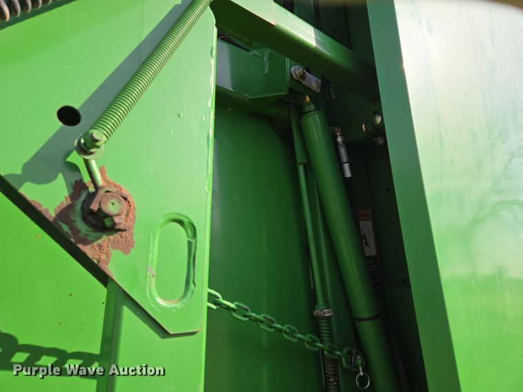 image for item EL5543 2012 John Deere 568-5X6 MegaWide Plus round baler