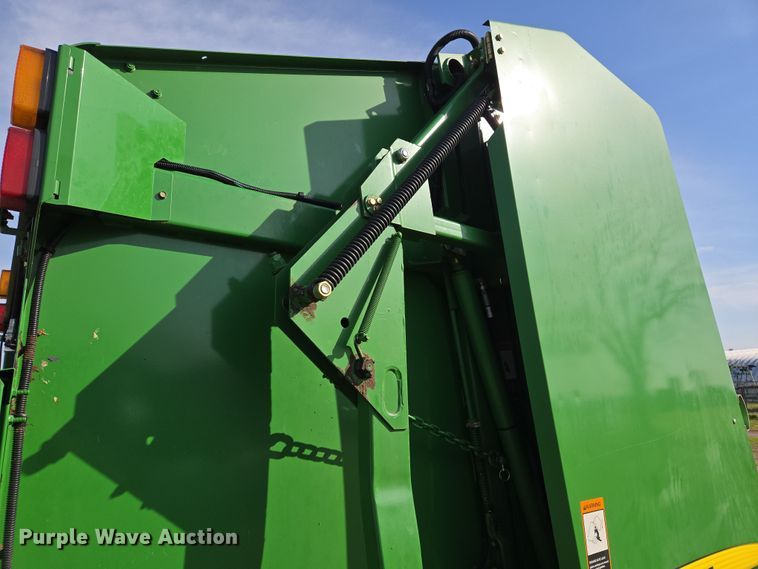 image for item EL5543 2012 John Deere 568-5X6 MegaWide Plus round baler