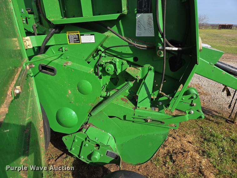 image for item EL5543 2012 John Deere 568-5X6 MegaWide Plus round baler
