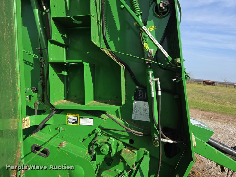 image for item EL5543 2012 John Deere 568-5X6 MegaWide Plus round baler