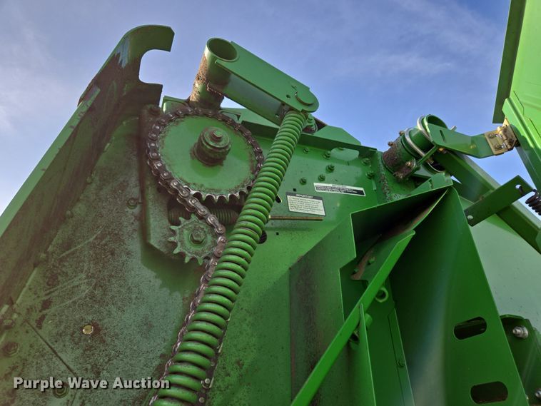 image for item EL5543 2012 John Deere 568-5X6 MegaWide Plus round baler