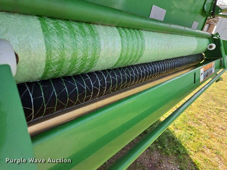 image for item EL5543 2012 John Deere 568-5X6 MegaWide Plus round baler