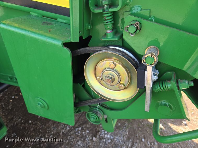 image for item EL5543 2012 John Deere 568-5X6 MegaWide Plus round baler