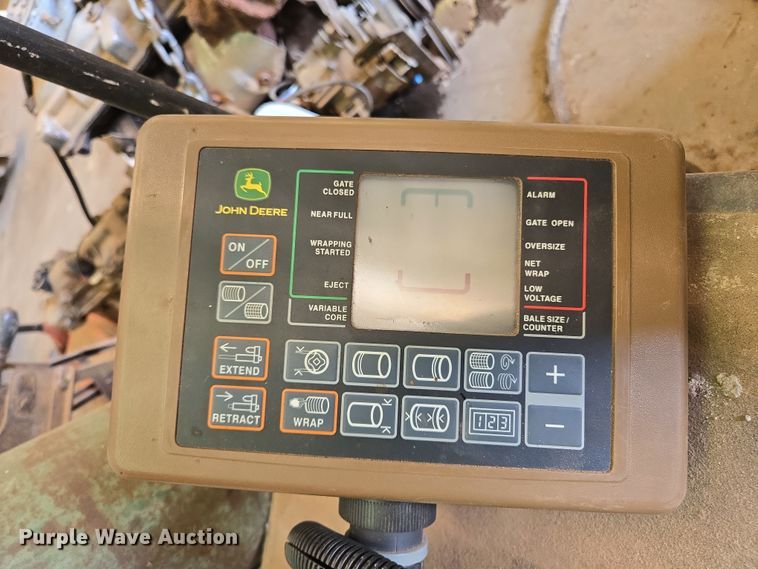 image for item EL5543 2012 John Deere 568-5X6 MegaWide Plus round baler