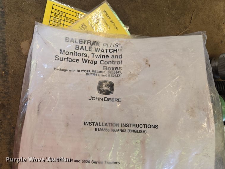 image for item EL5543 2012 John Deere 568-5X6 MegaWide Plus round baler