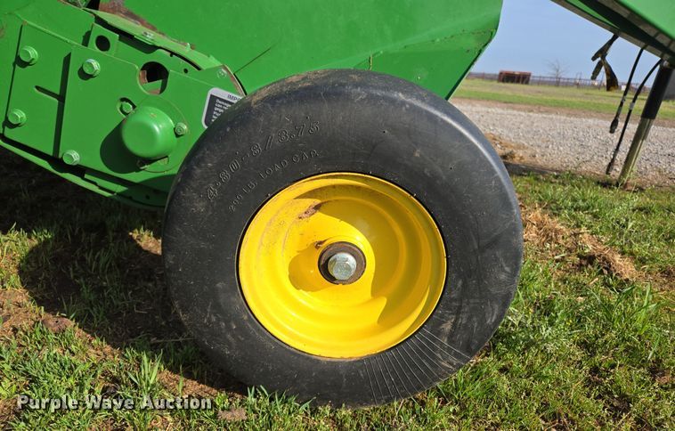 image for item EL5543 2012 John Deere 568-5X6 MegaWide Plus round baler