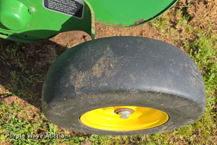 image for item EL5543 2012 John Deere 568-5X6 MegaWide Plus round baler