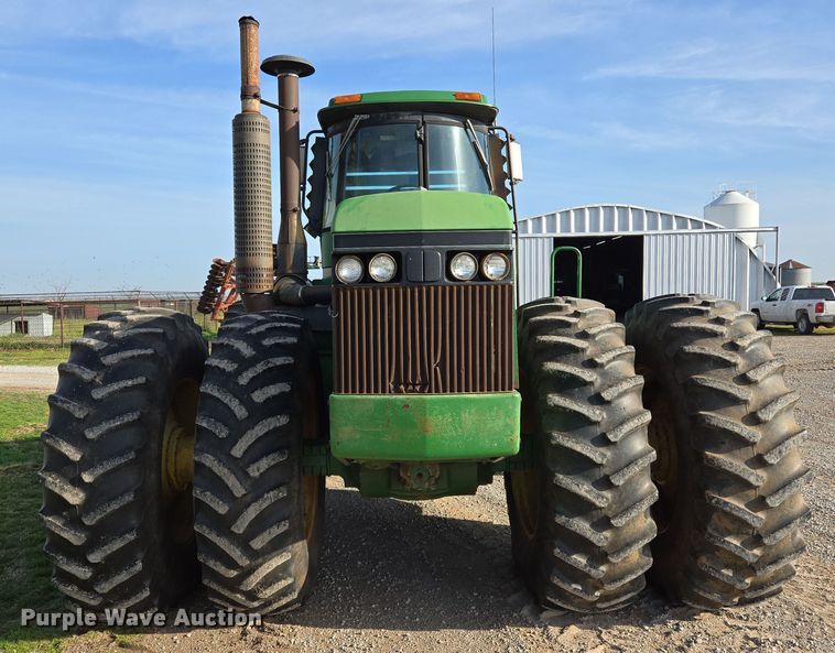 image for item EL5544 1982 John Deere 8650 4WD tractor