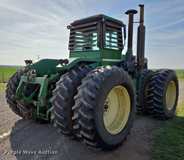 image for item EL5544 1982 John Deere 8650 4WD tractor